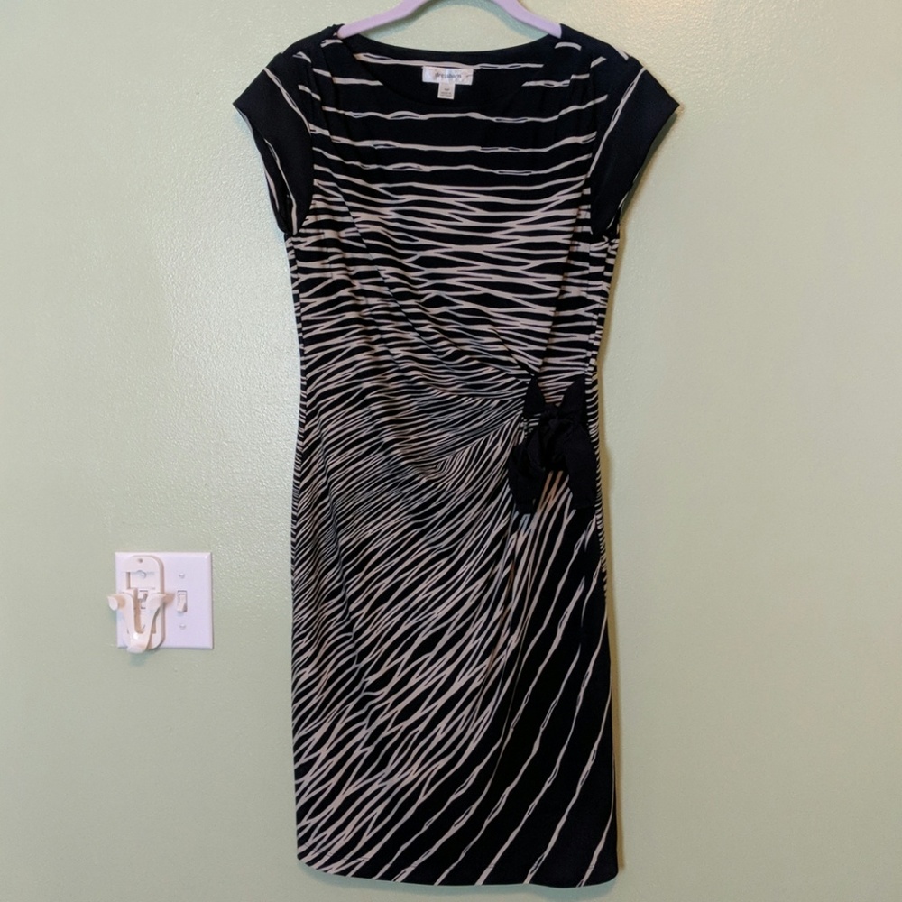 Dress Barn size 10p navy and khaki dress EUC